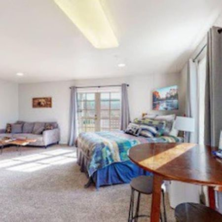 Couples Hideout In Heart Of Oakhurst Ngoại thất bức ảnh