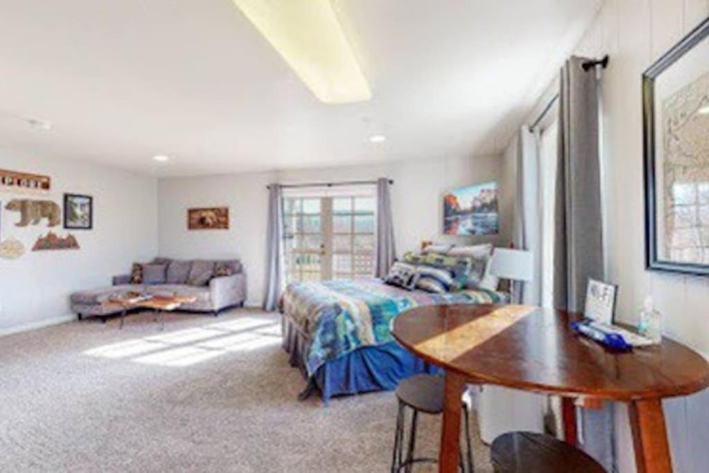 Couples Hideout In Heart Of Oakhurst Ngoại thất bức ảnh