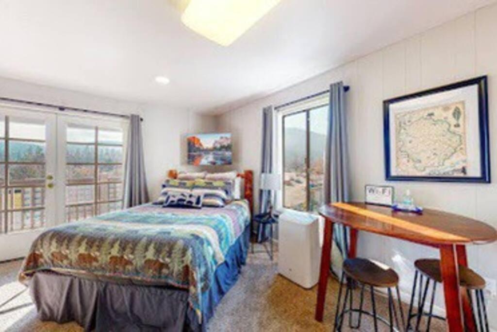 Couples Hideout In Heart Of Oakhurst Ngoại thất bức ảnh