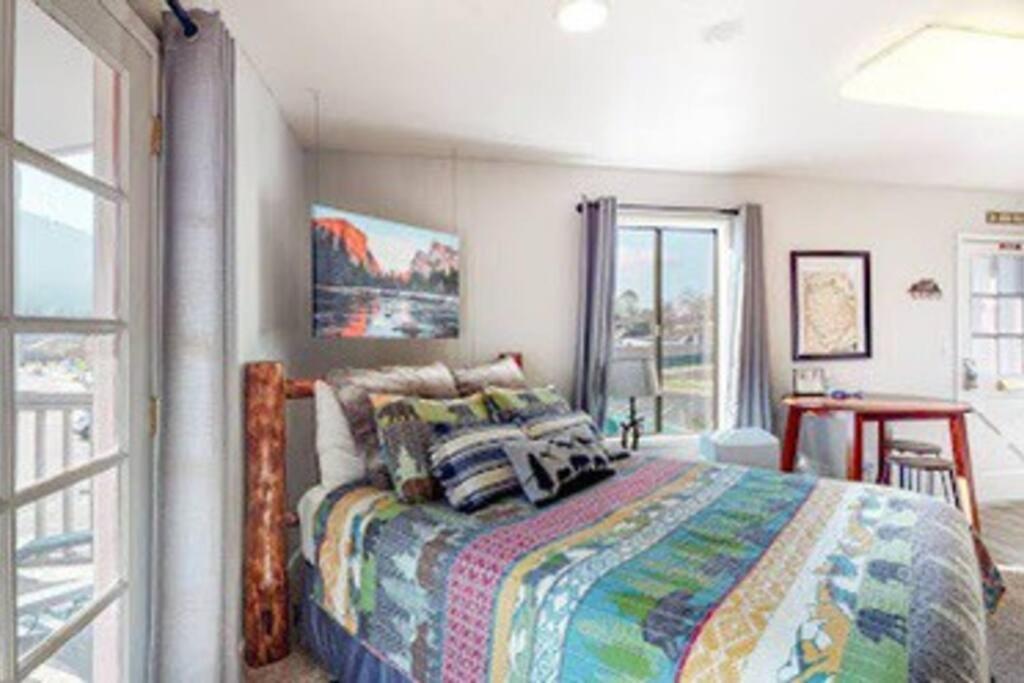 Couples Hideout In Heart Of Oakhurst Ngoại thất bức ảnh